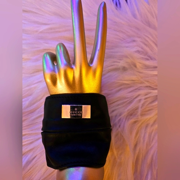 AUTHENTIC GUCCI LEATHER BRACELET WITH SECRET POCKET - Picture 2 of 10